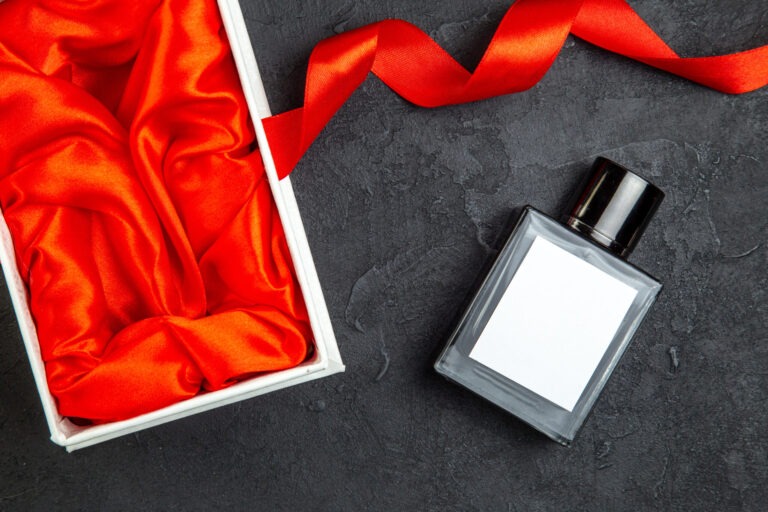 Sprzedaż i pakowanie perfum – poradnik sprzedaży on-line